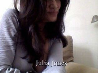 Julia_Jones